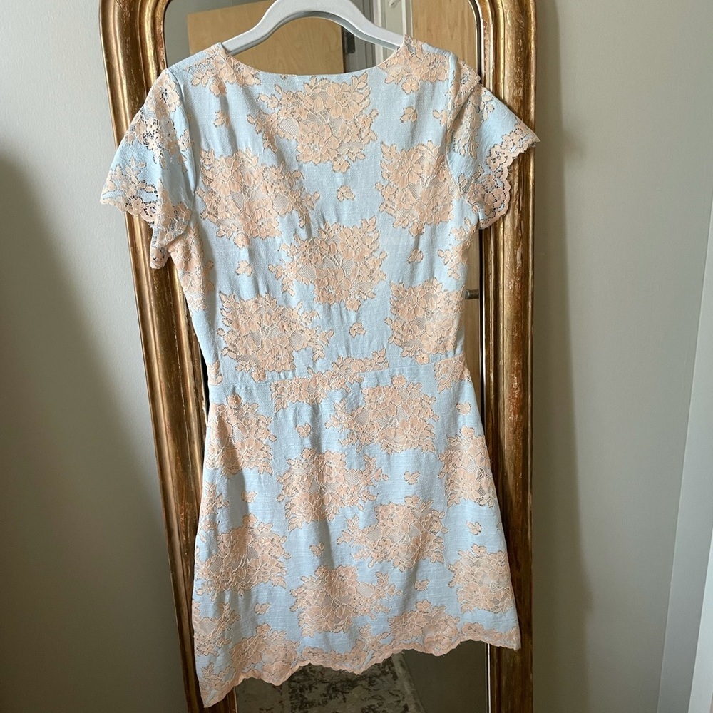 Storia Lace Overlay Dress in Blue and Cream - Picture 2 of 3